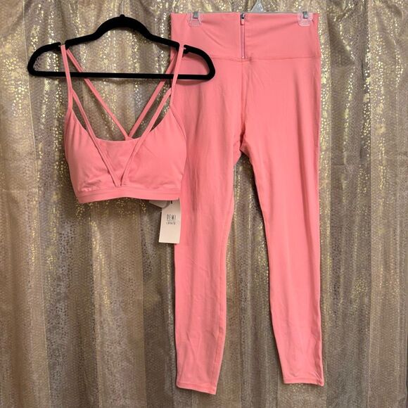 Demi Lovato Fabletics Peachy Pink Athletic Yoga Top Bottom Workout Set NWT - Picture 1 of 15